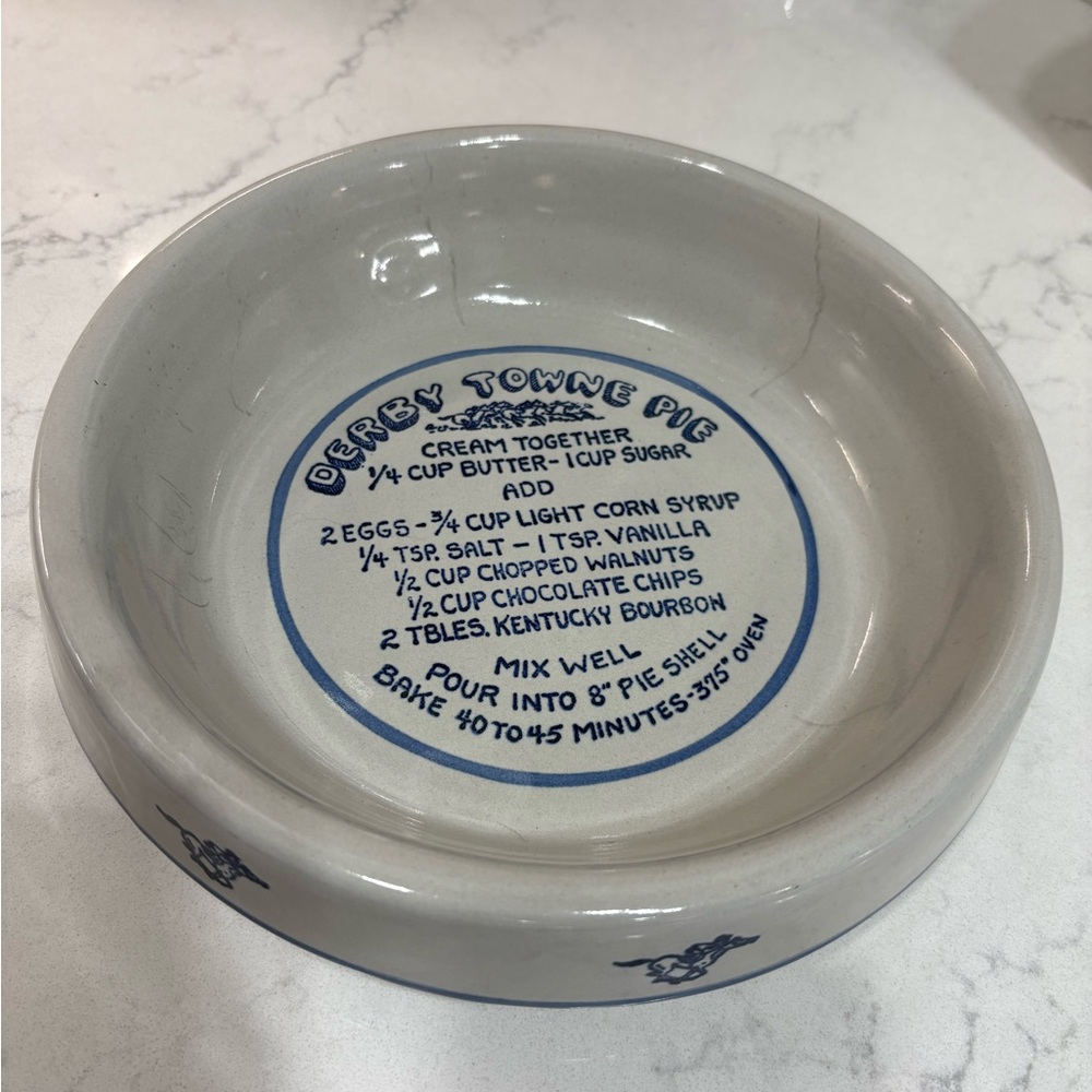 Vintage Louisville Stoneware Derby Towne Pie Dish